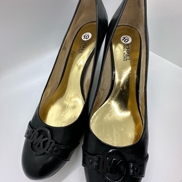 Micheal Kors Black Pumps - Picture 2 of 5